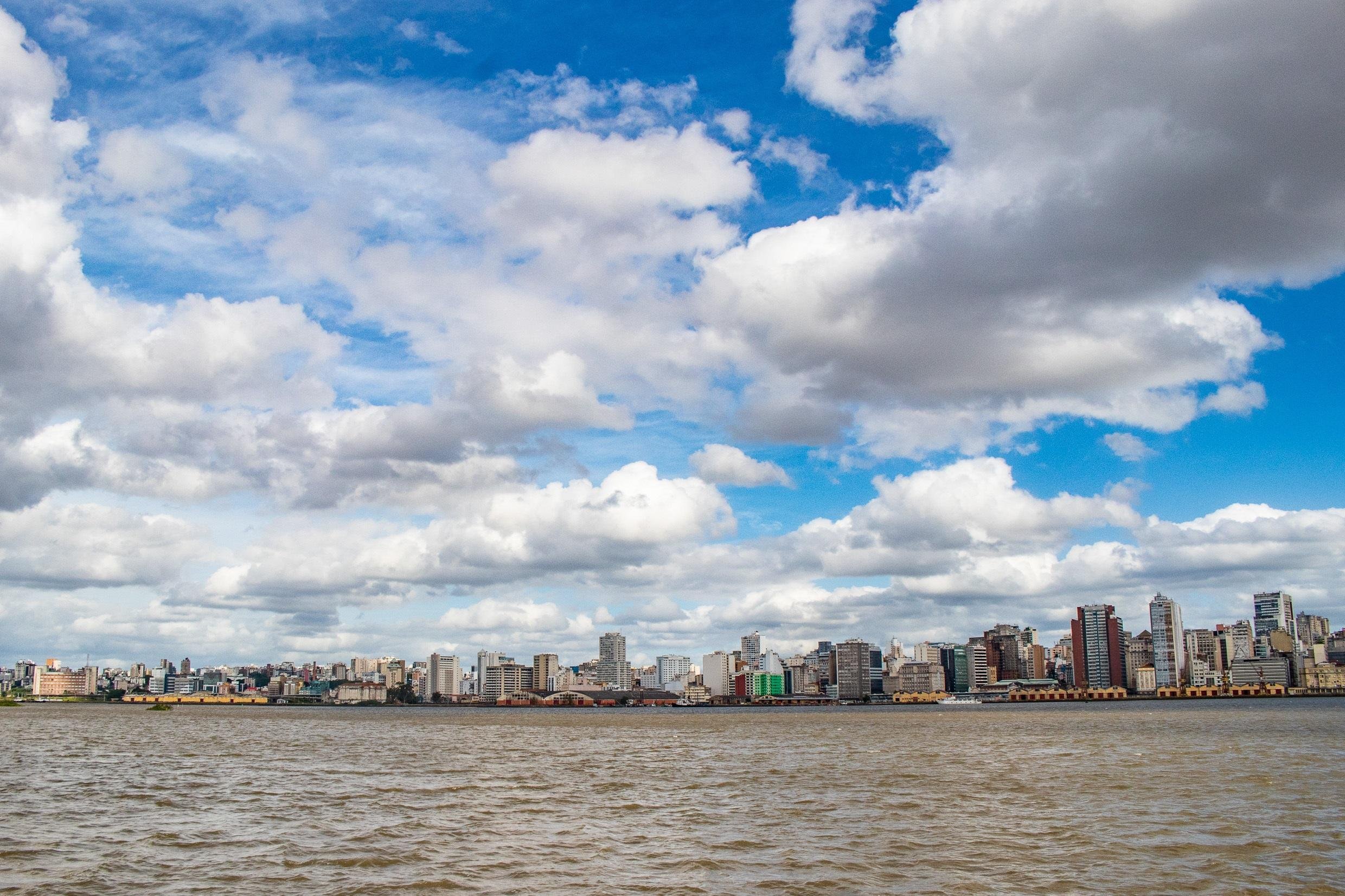 Porto Alegre ter&aacute; nuvens e m&aacute;xima de 21&deg;C neste domingo de dia dos pais