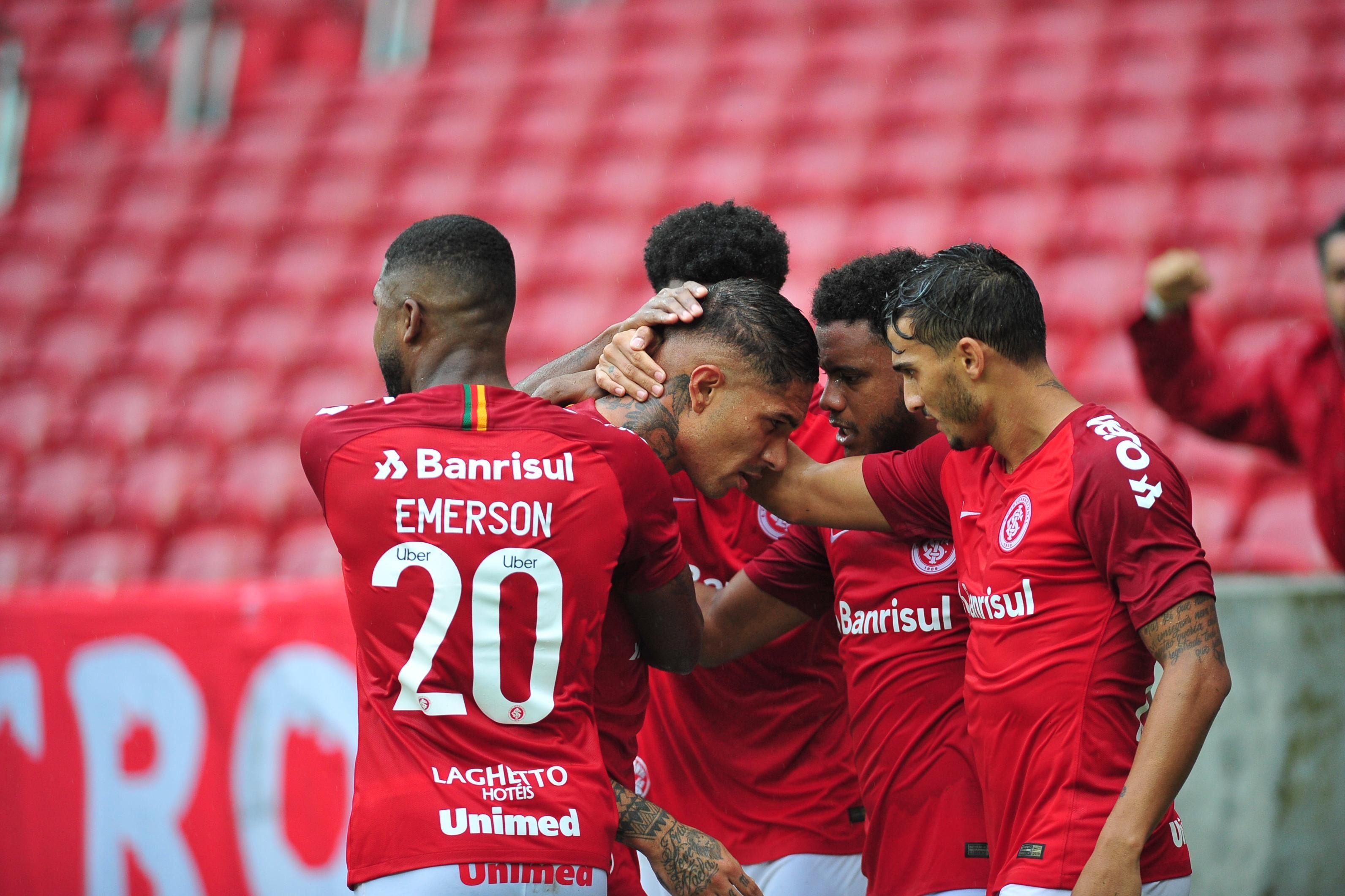 Peruano marcou gol na sua estreia com a camisa colorada