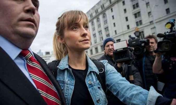 Atriz &eacute; apontada de ser uma das l&iacute;deres de um culto sexual