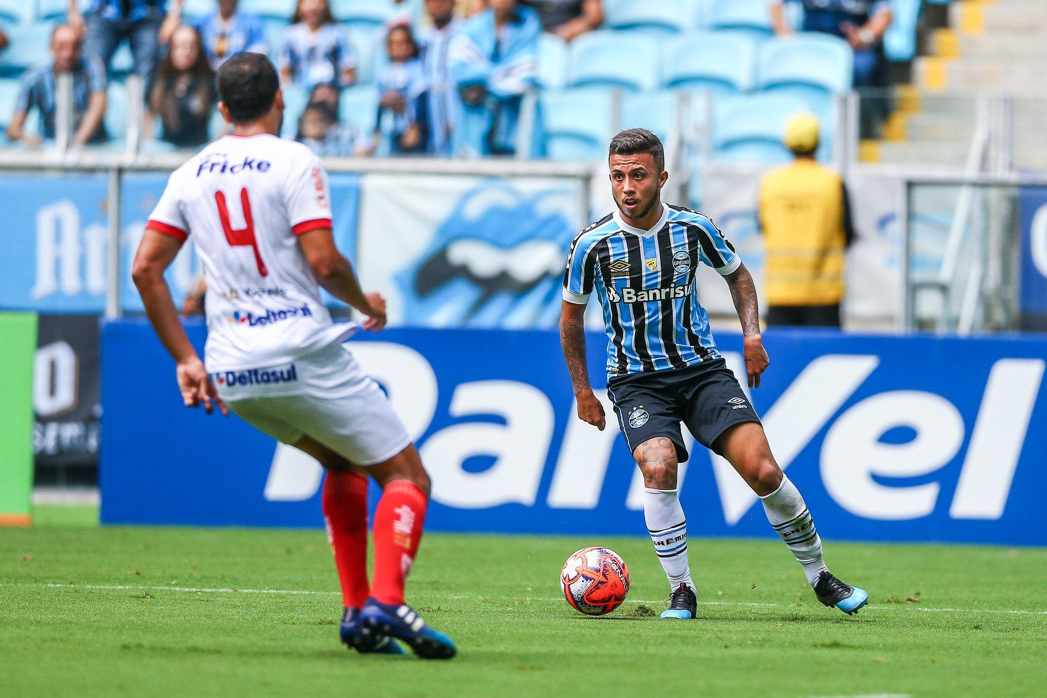 Matheus Henrique projeta Gr&ecirc;mio ofensivo contra o Rosario Central, na quarta-feira