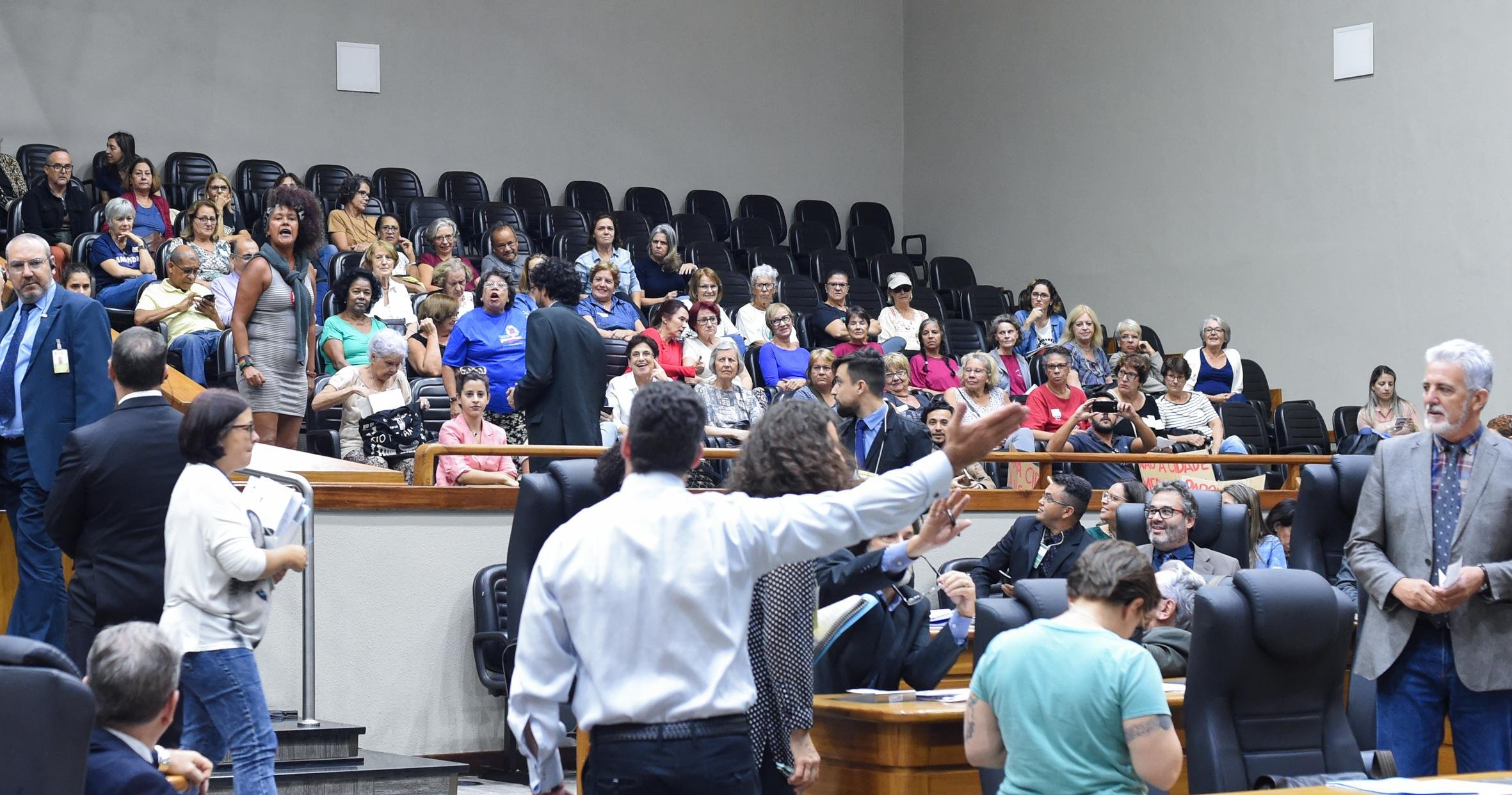 Quinze emendas ainda devem ser votadas em plen&aacute;rio