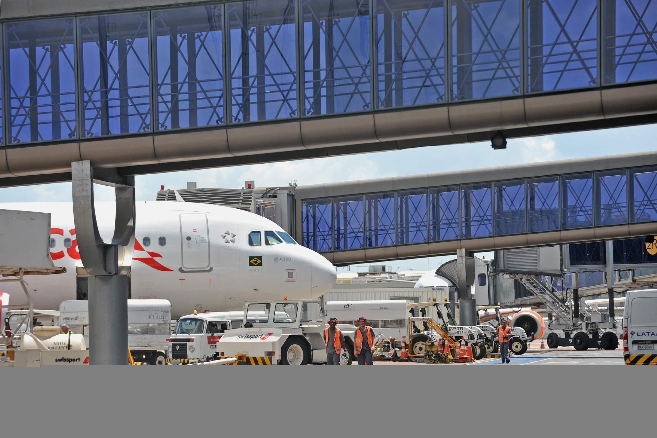 Avianca enfrenta forte crise e busca alternativas para manter funcionamento