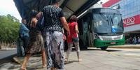 Locais das paradas de ônibus no Centro de Novo Hamburgo foram alterados devido as obras