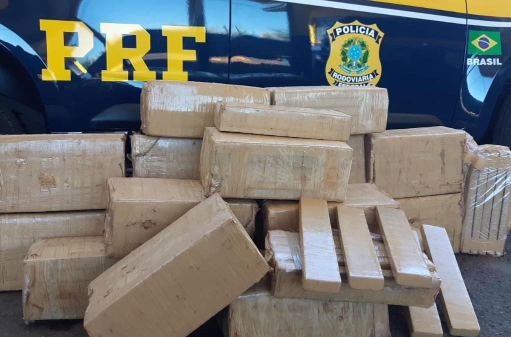 Tijolos de maconha foram apreendidos nesta quarta-feira na BR 116