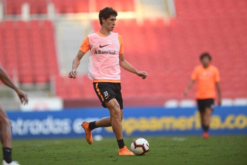 Dourado tem usado a bra&ccedil;adeira de capit&atilde;o na temporada