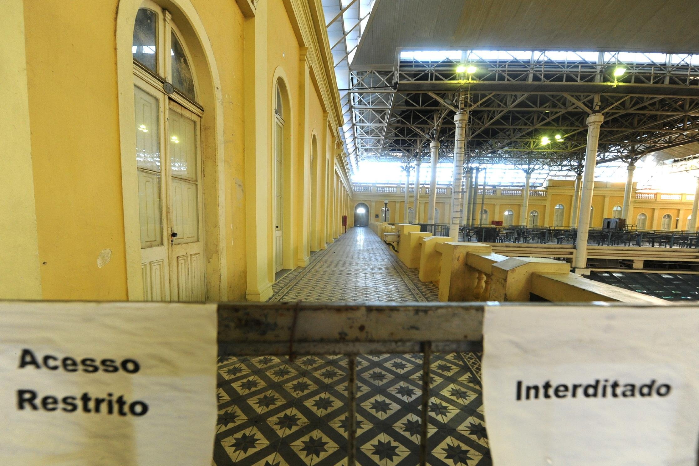Segundo andar do Mercado P&uacute;blico est&aacute; interditado desde em 2013 quando sofreu um inc&ecirc;ndio