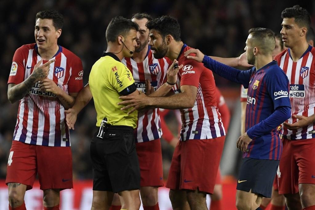 Diego Costa foi punido com oito jogos de suspens&atilde;o no Espanhol