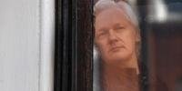 Caso foi arquivado assim que Assange negou acusações