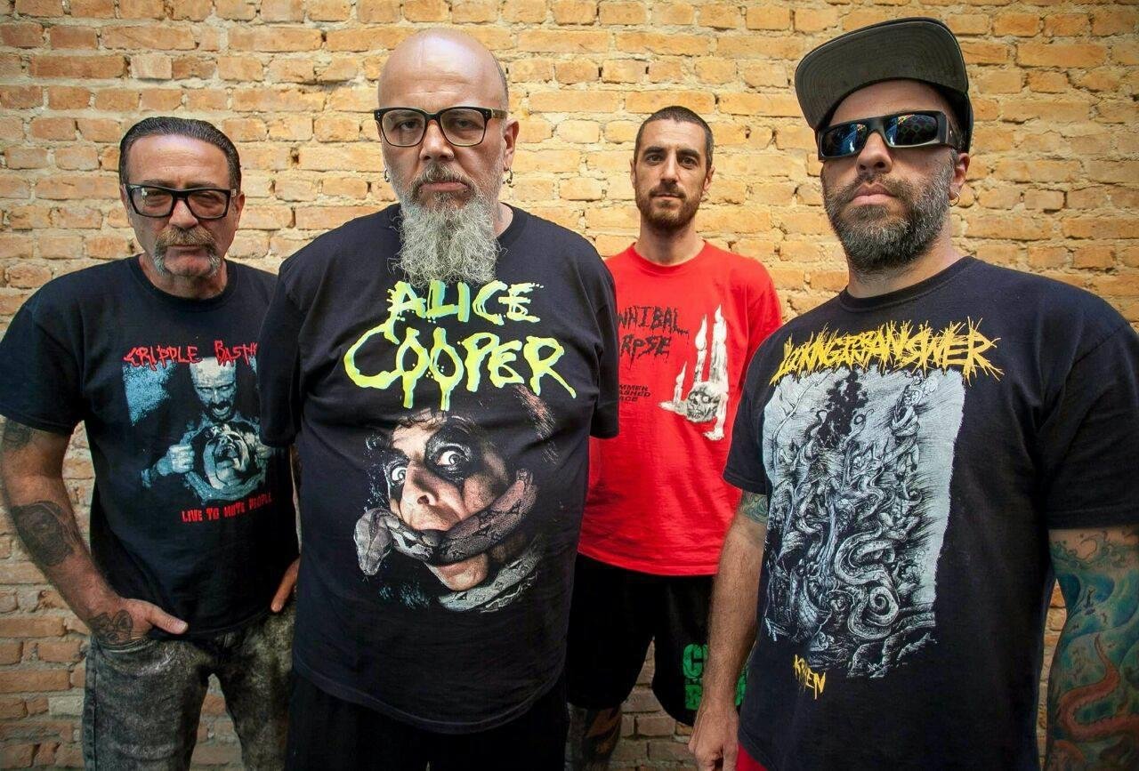 Banda inicia uma s&eacute;rie de shows pelo Pa&iacute;s tocando o disco na &iacute;ntegra