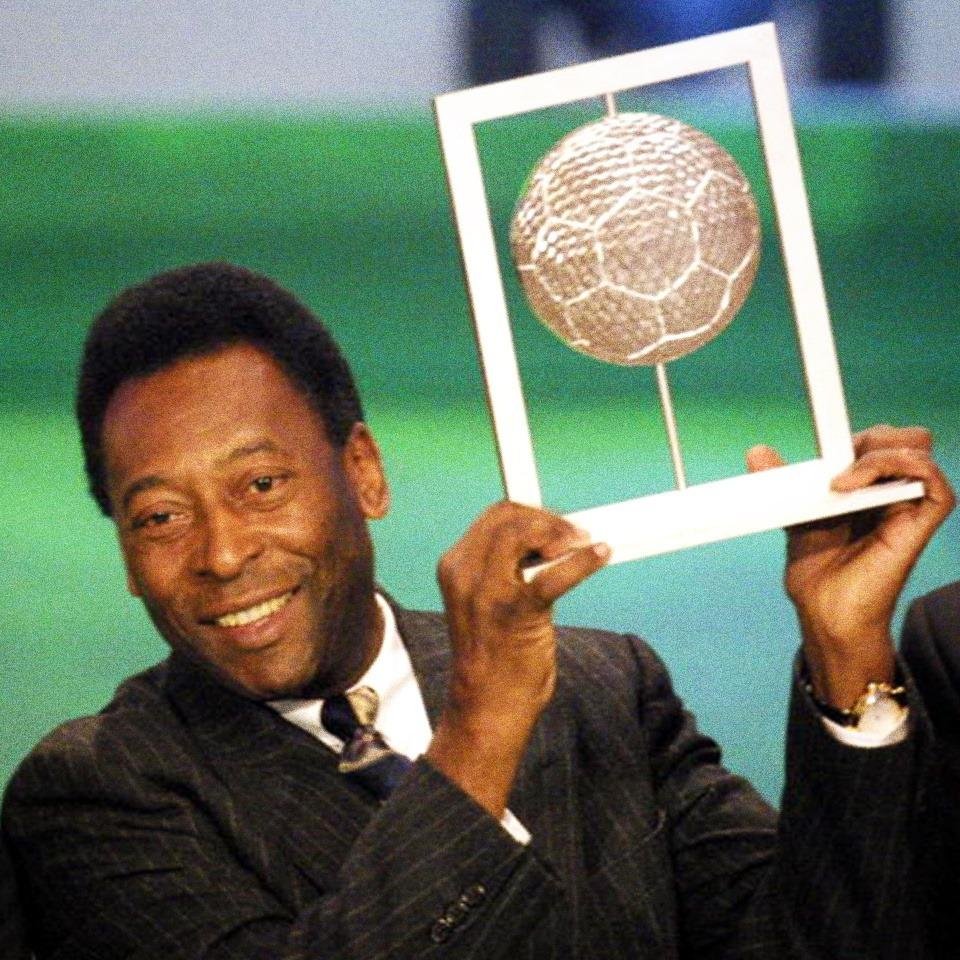 Pel&eacute; &eacute; considerado o maior jogador de todos os tempos