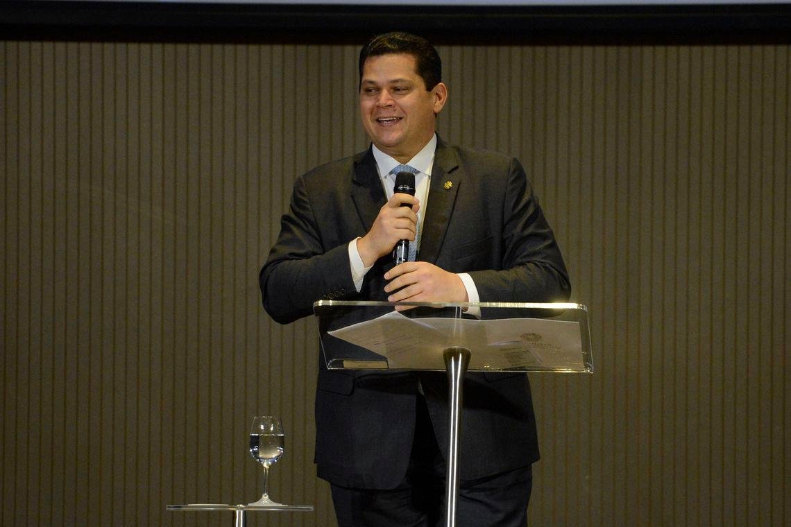 Presidente do Senado argumentou "compromisso pol&iacute;tico" em pautar quest&atilde;o