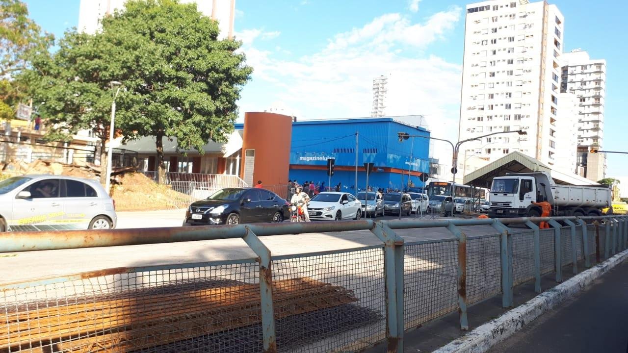 Obras no parad&atilde;o central t&ecirc;m incomodado usu&aacute;rios, que foram deslocados para paradas menores