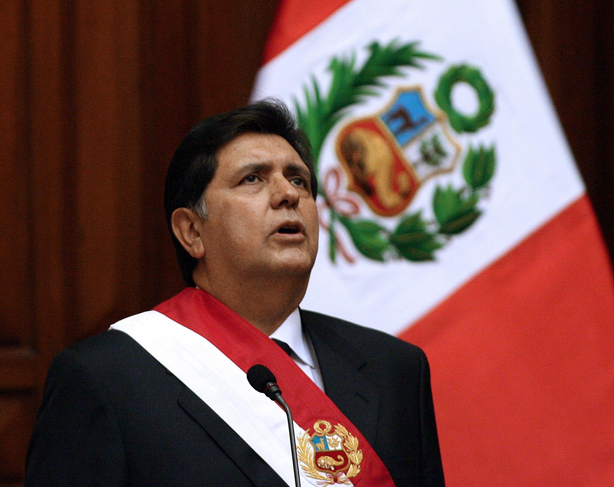 Apesar da impopularidade que se seguiu ao desastre econ&ocirc;mico de seu primeiro governo (1985-1990), Garc&iacute;a conquistou a presid&ecirc;ncia novamente em 2006, &agrave; frente ao APRA, o partido mais antigo e s&oacute;lido do Peru