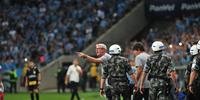 Treinador foi expulso após pênalti marcado para o Grêmio