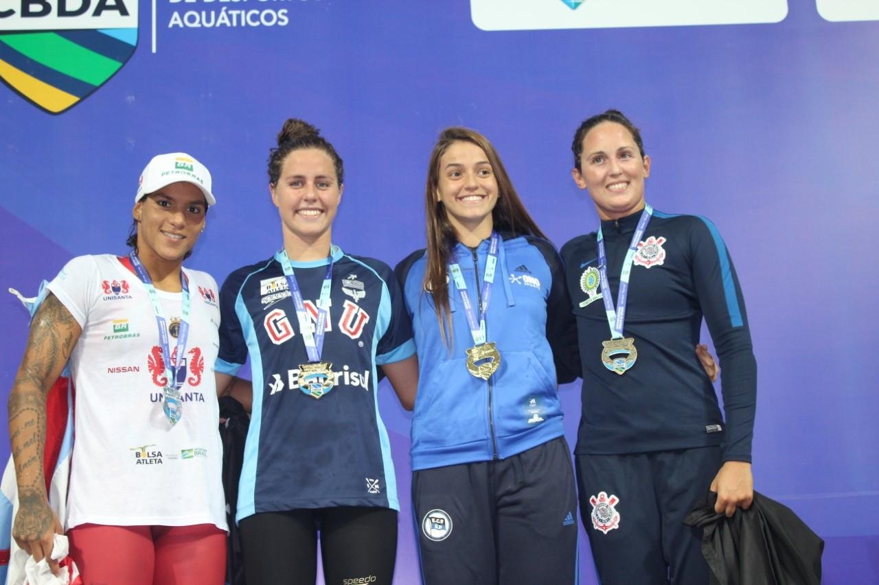 Nadadora obteve marca dentro do &iacute;ndice para o Mundial da modalidade