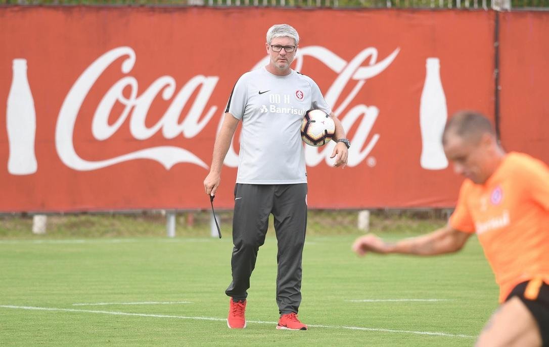 Odair fez um novo esbo&ccedil;o de time do Inter neste domingo