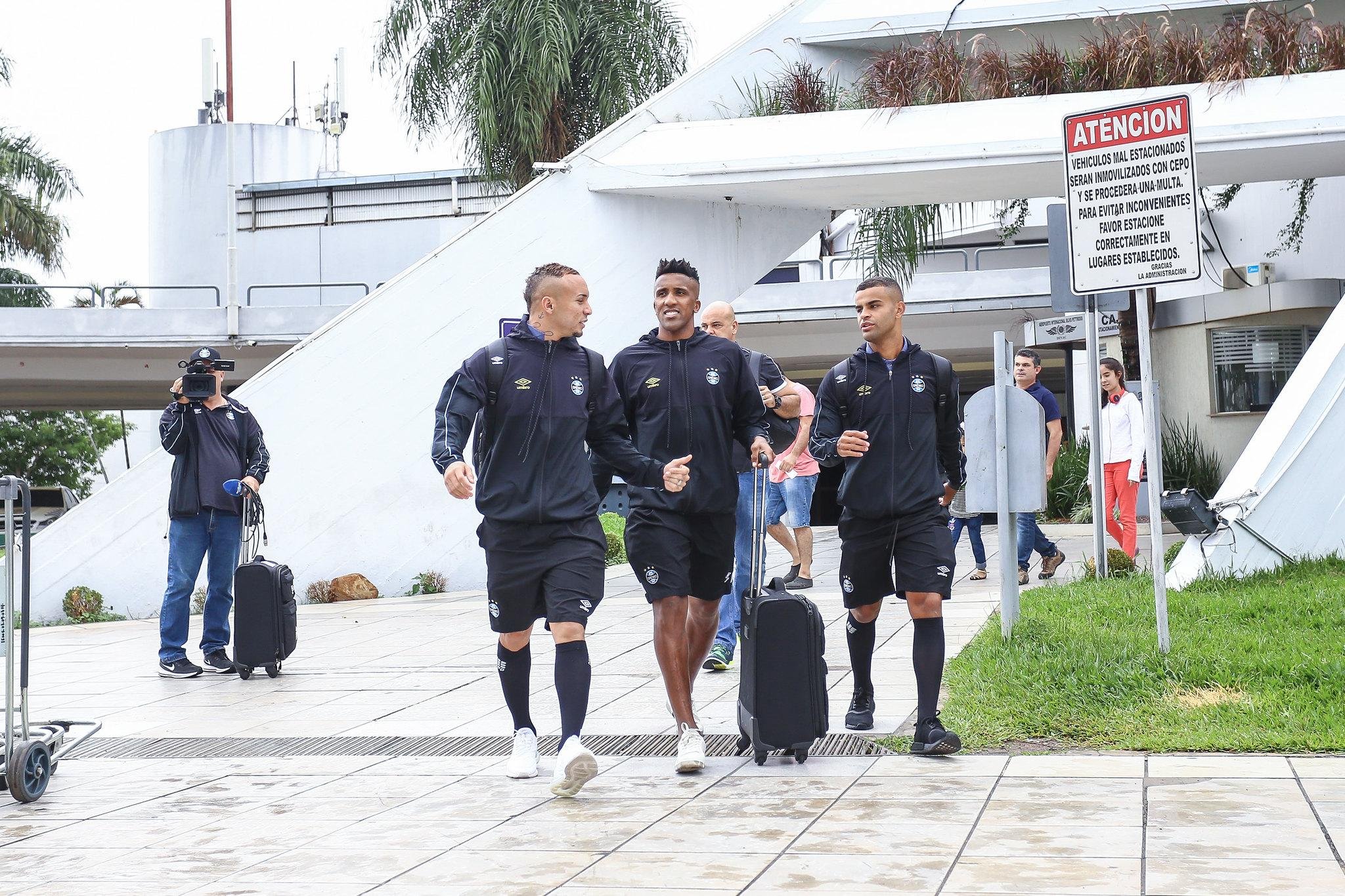 Gr&ecirc;mio chega no Paraguai com necessidade de vit&oacute;ria