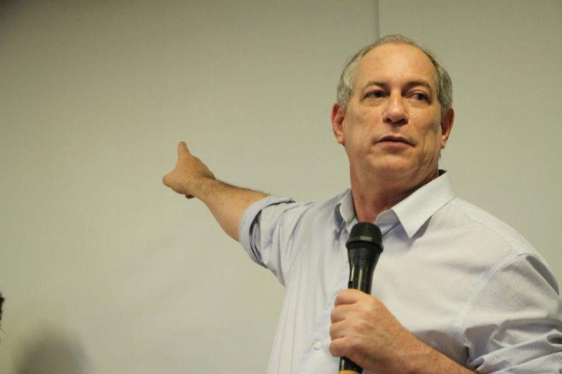Ciro Gomes dever&aacute; ser alvo de processo da Confedera&ccedil;&atilde;o Israelita