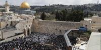 Milhares se reuniram neste segunda-feira para celebrar a Páscoa judaica