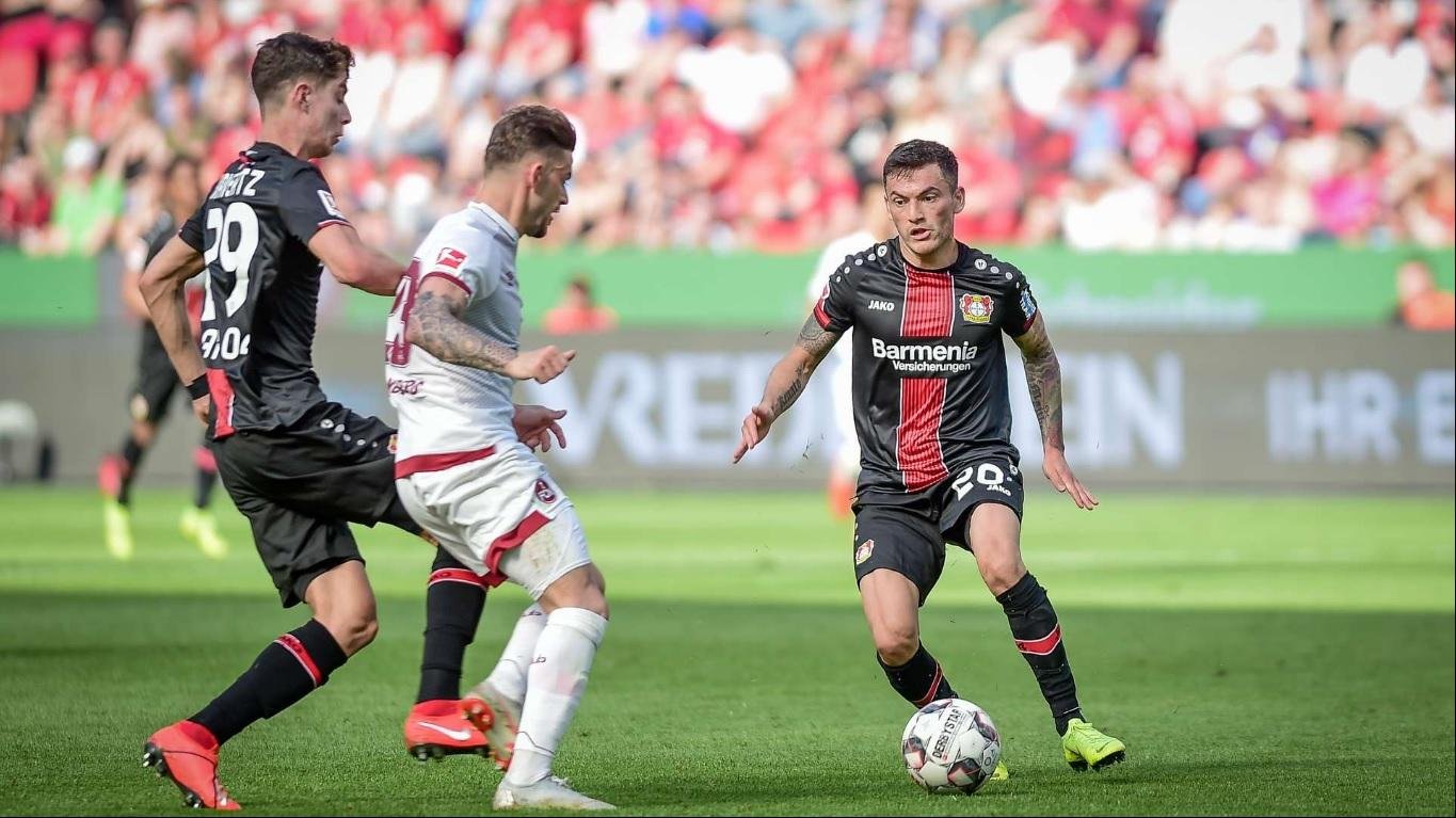 Leverkusen queria manter Ar&aacute;nguiz depois do t&eacute;rmino do contrato em junho de 2020, mas chileno quer retornar &agrave; Am&eacute;rica do Sul