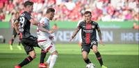 Leverkusen queria manter Aránguiz depois do término do contrato em junho de 2020, mas chileno quer retornar à América do Sul