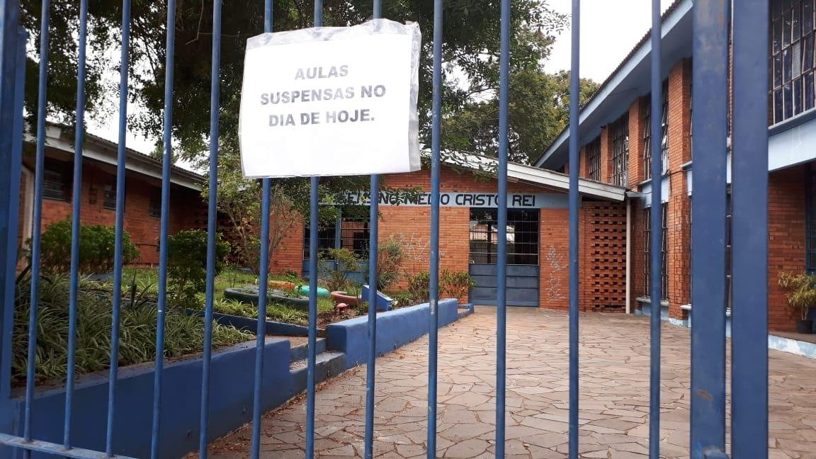 Aulas foram suspensas nesta segunda