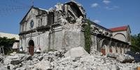 Terremoto danificou igrejas antigas que receberam milhares de fieis para Semana Santa