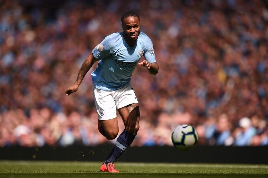 Sterling lembrou de insultos que sofreu no jogo contra o Chelsea, pelo Campeonato Ingl&ecirc;s