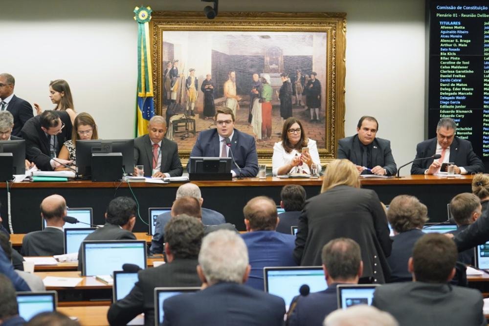 Segundo DEM, n&atilde;o &eacute; primeira vez que Joice quebra acordo da base para que os deputados n&atilde;o usem tempo de fala na sess&atilde;o