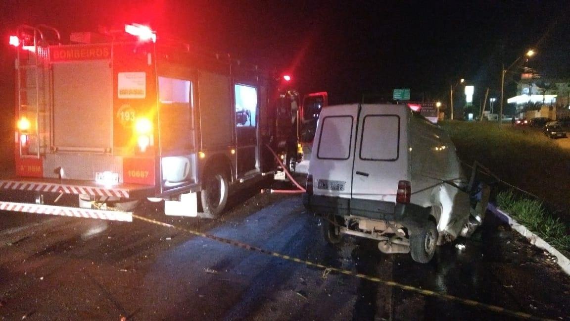 V&iacute;tima estava a bordo de furg&atilde;o Fiorino atingido por caminh&atilde;o