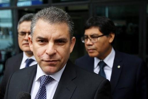 "Estamos absolutamente satisfeitos com o que o senhor Barata disse", acrescentou o Rafael Vela