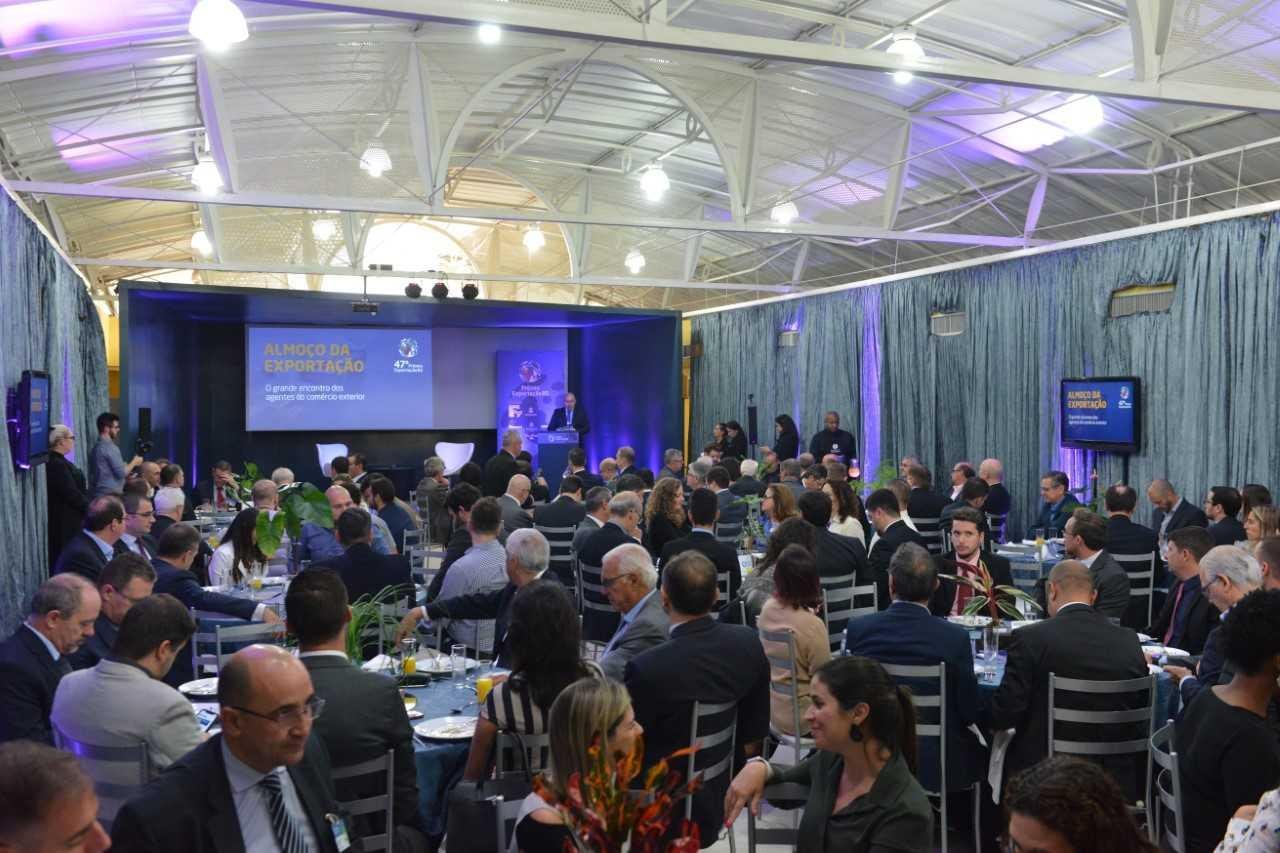 Almo&ccedil;o prestigiou convidados e homenageados na Capital