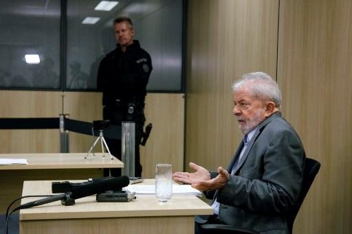 Governo quer economizar R$ 1 trilh&atilde;o fazendo reforma da Previd&ecirc;ncia "&agrave;s custas dos aposentados", de acordo com o ex-presidente
