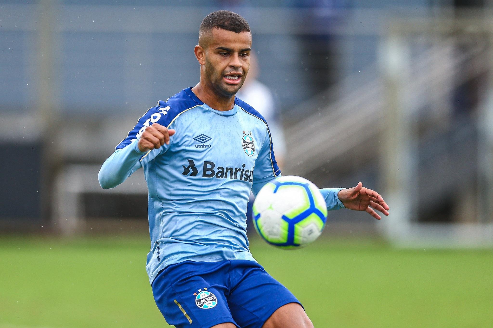 Alisson vai encarar o Santos neste domingo na Arena
