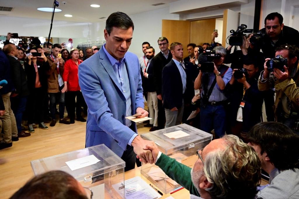 Pedro S&aacute;nchez &eacute; o favorito na elei&ccedil;&atilde;o espanhola