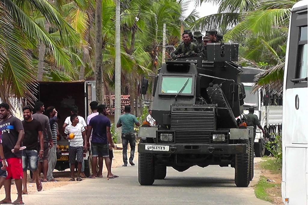 Tens&atilde;o segue nas ruas do Sri Lanka uma semana ap&oacute;s atentados