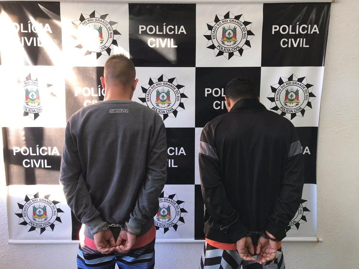 Dois homens foram presos nesta segunda-feira