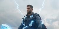 Chris Hemsworth interpreta Thor na saga de Os Vingadores