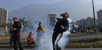 Guaidó afirma que Forças Armadas estão ao seu lada para derrubar Maduro