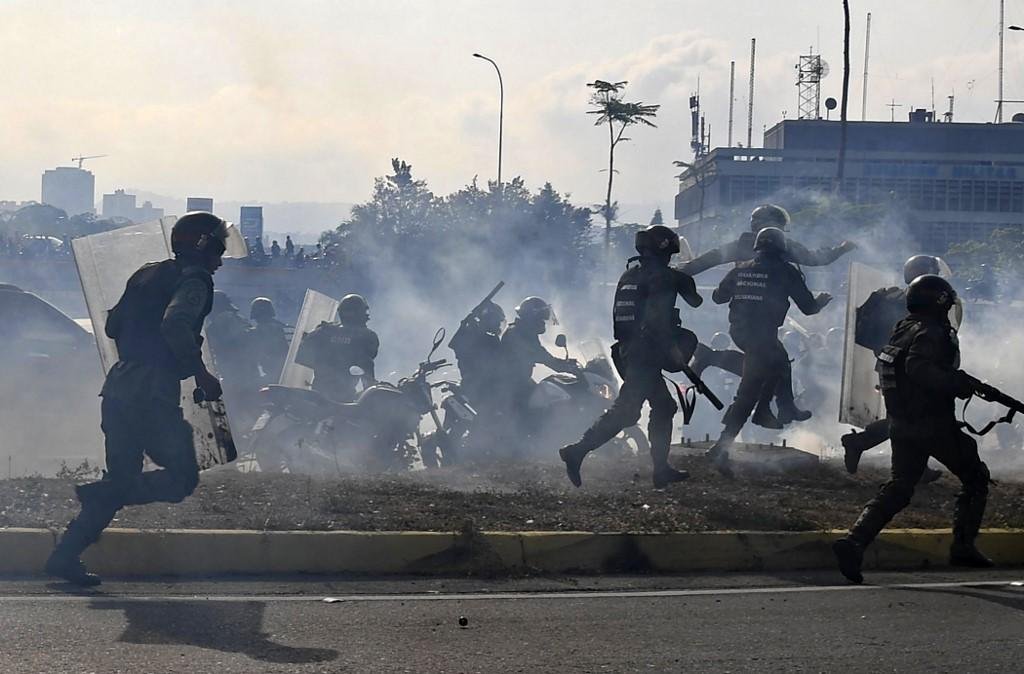 Popula&ccedil;&atilde;o toma as ruas de Caracas