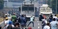 Veículo blindado atropelou um grupo de opositores que estavam se manifestando em Caracas