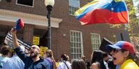 Manifestas pró e contra Maduro tomaram se enfrentaram na Embaixada venezuelana em Washington