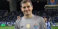 Iker Casillas teve de ser atendido às pressas após sofrer um infarto