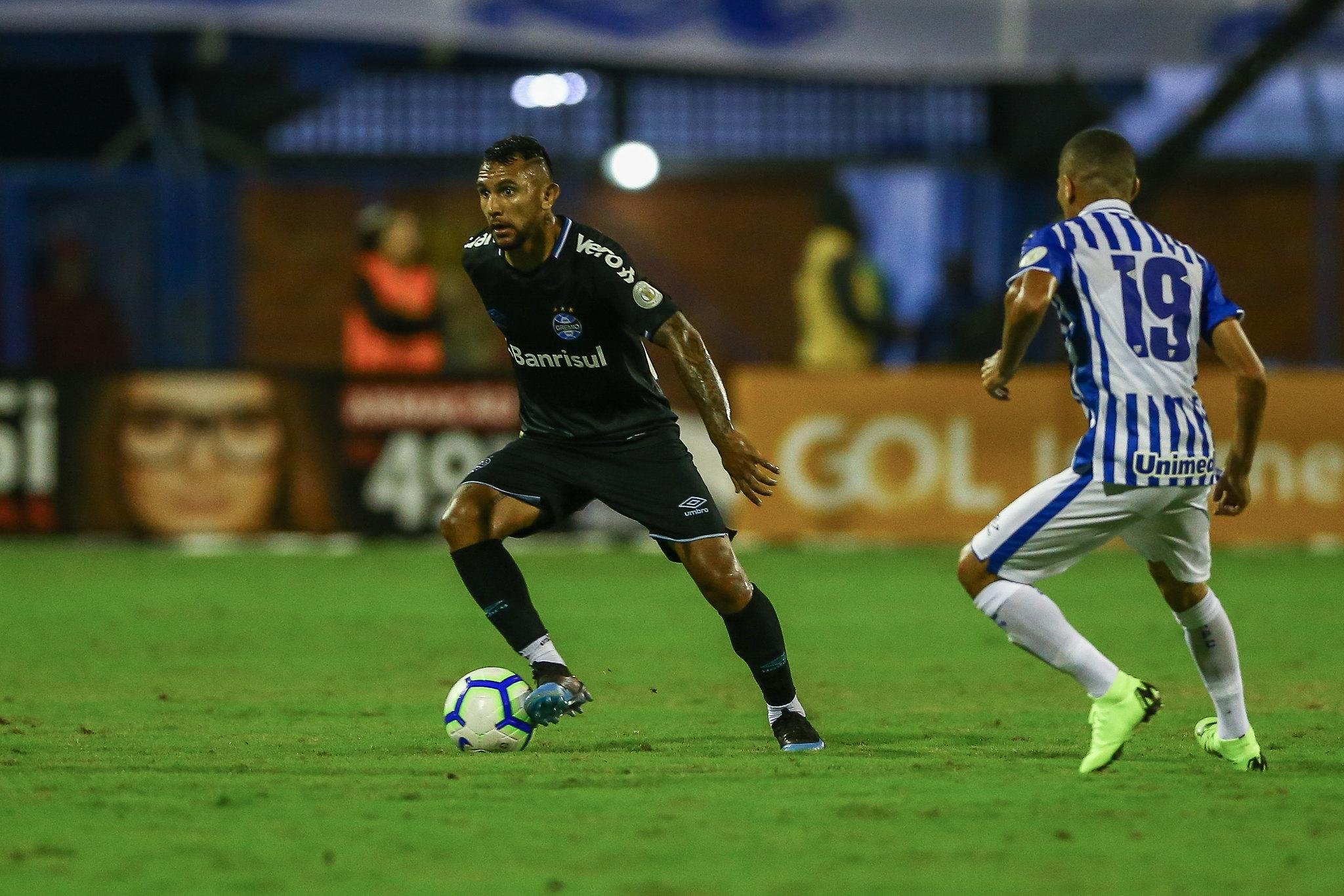 Ava&iacute; e Gr&ecirc;mio se enfrentam na Ressacada