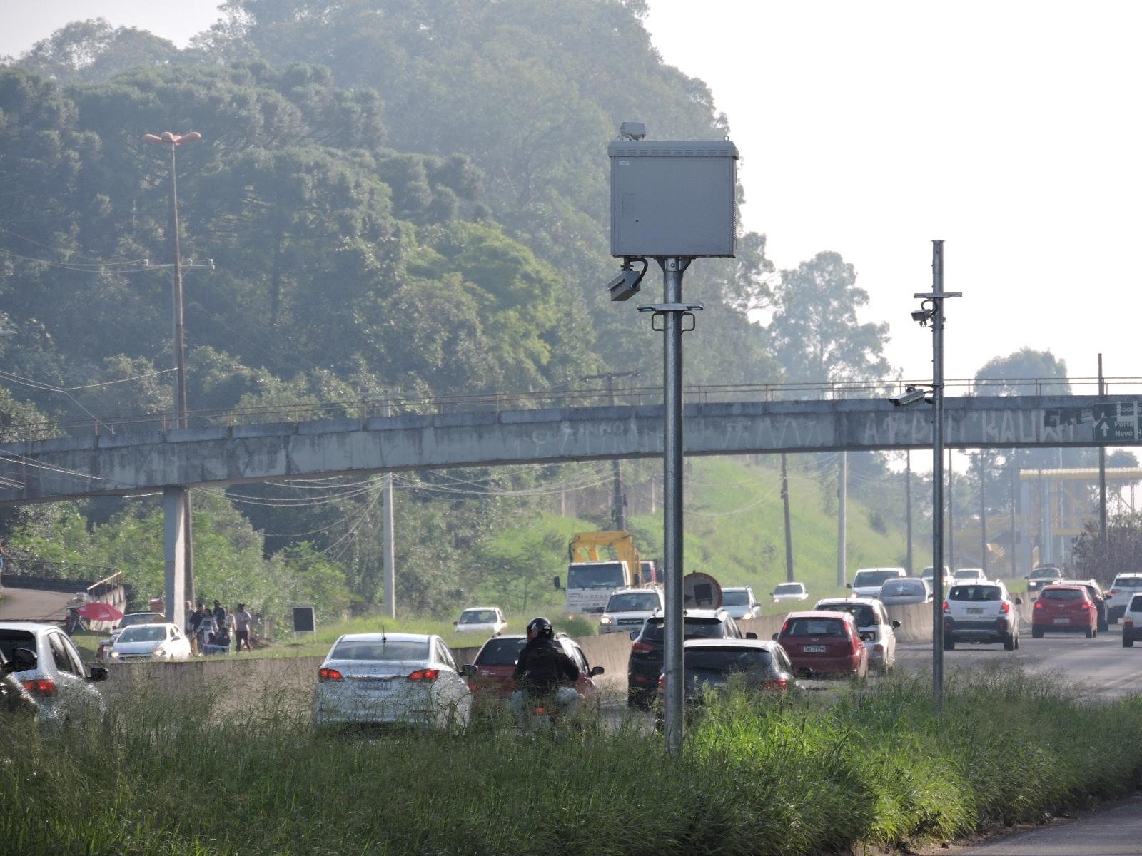 O equipamento n&atilde;o controla a velocidade dos ve&iacute;culos