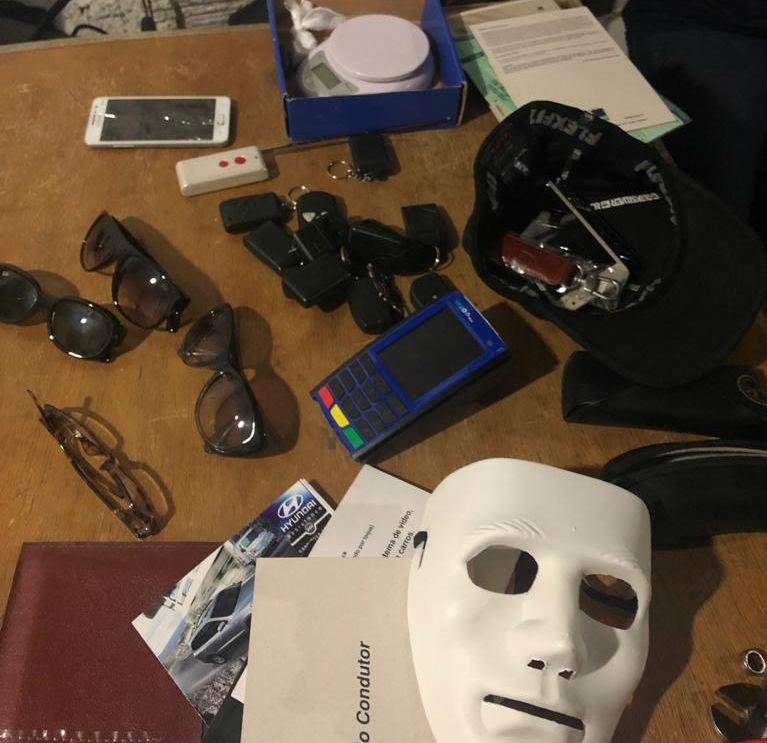 Material encontrado nos opera&ccedil;&otilde;es foi apreendido pelos policiais