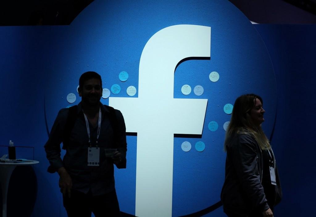 Relat&oacute;rio sugere que as iniciativas do CEO do Facebook, Mark Zuckerberg, para se concentrar na seguran&ccedil;a e eliminar o conte&uacute;do odioso podem ter impacto econ&ocirc;mico