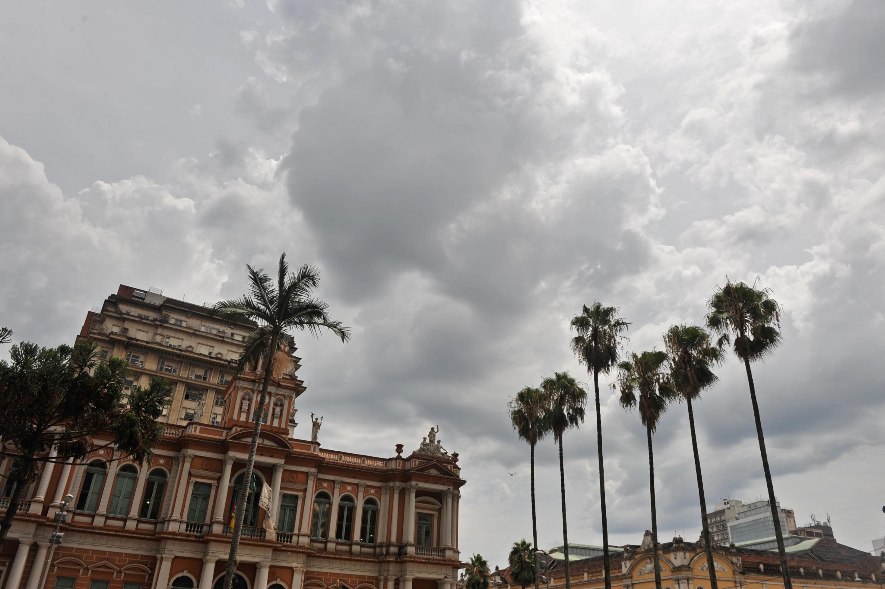 Porto Alegre ter&aacute; sol e nuvens neste s&aacute;bado