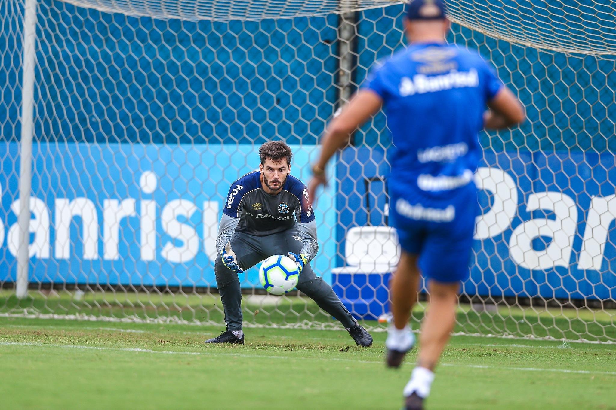 Julio C&eacute;sar deve atuar contra o Fluminense