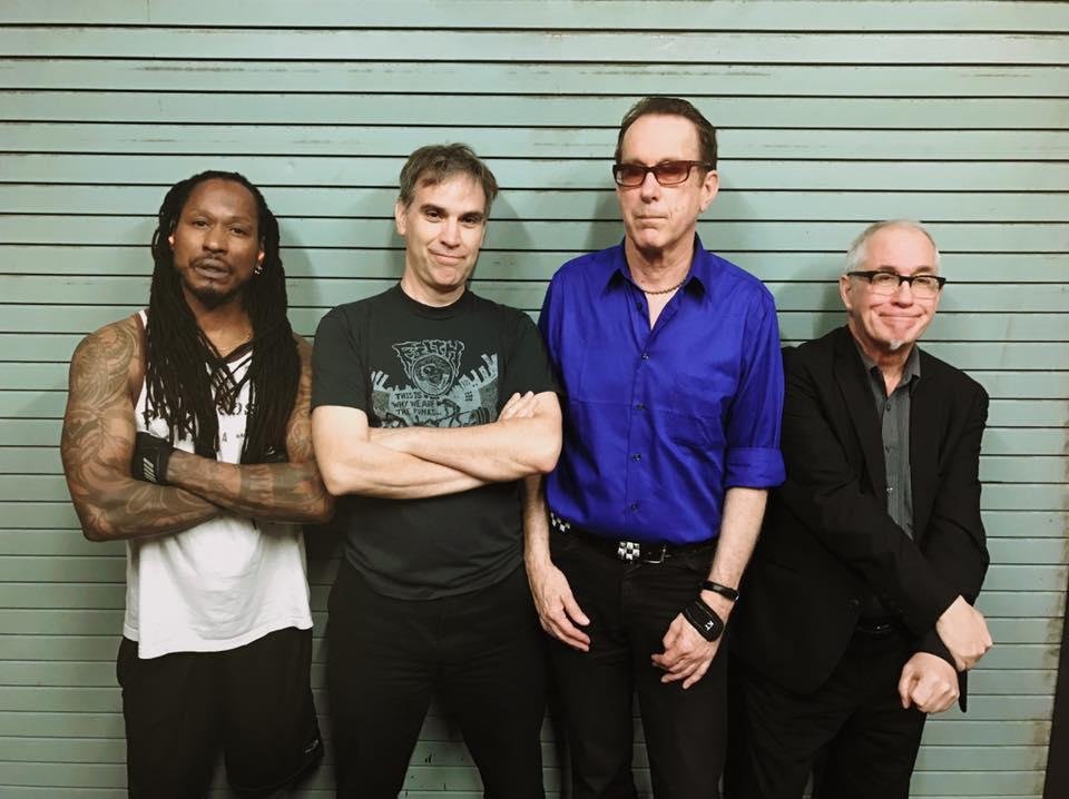 Banda de punk americana Dead Kennedys cancelou shows no Brasil